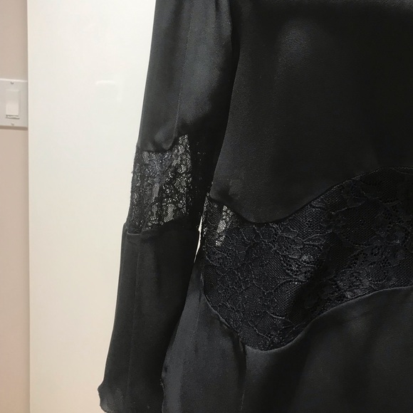 Zara Lace Blouse - Picture 4 of 4